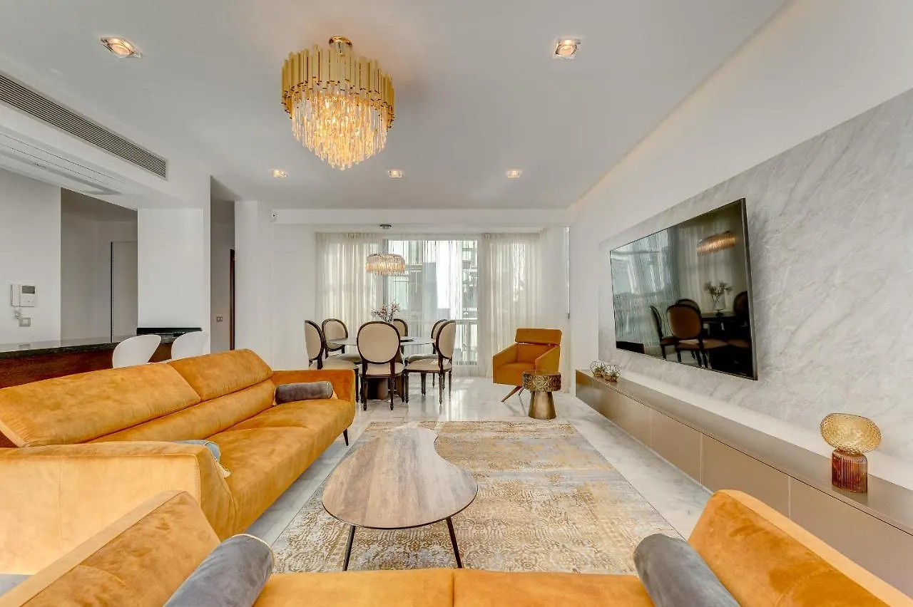 El Duque Private Lux Villa 아데제