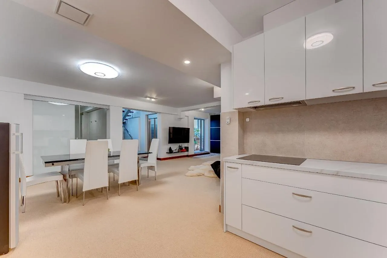 El Duque Private Lux Villa 아데제