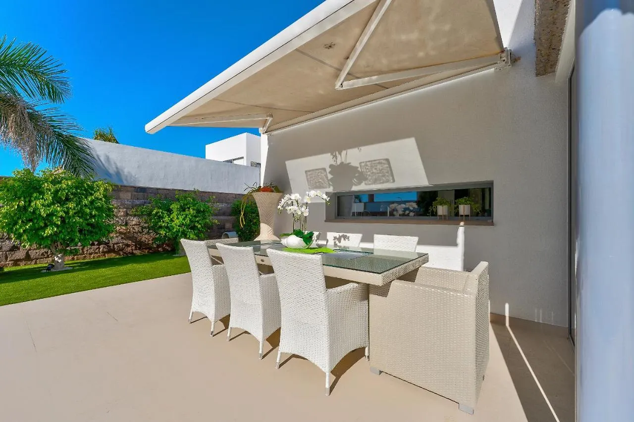 El Duque Private Lux Villa 아데제