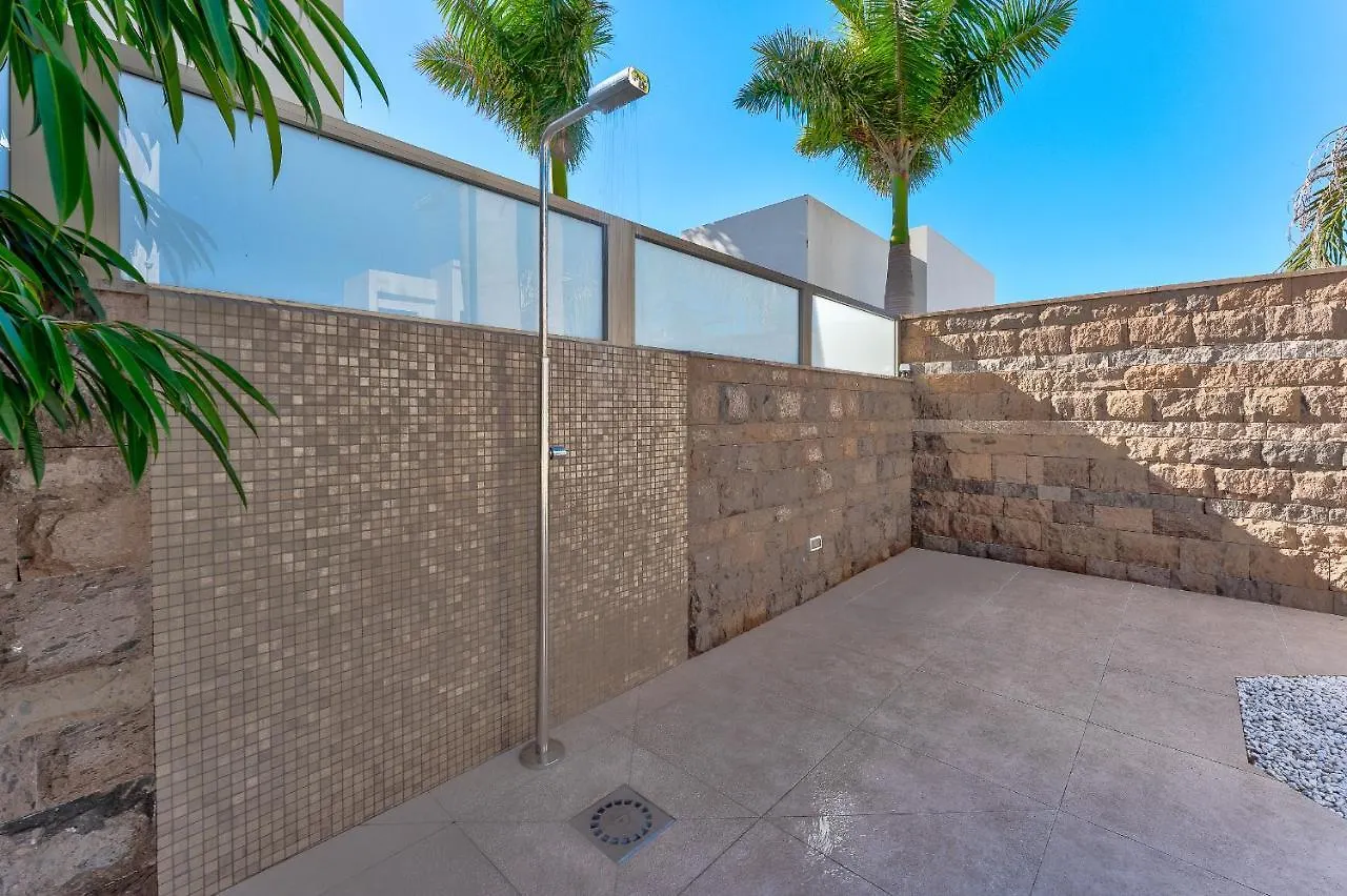 El Duque Private Lux Villa 아데제