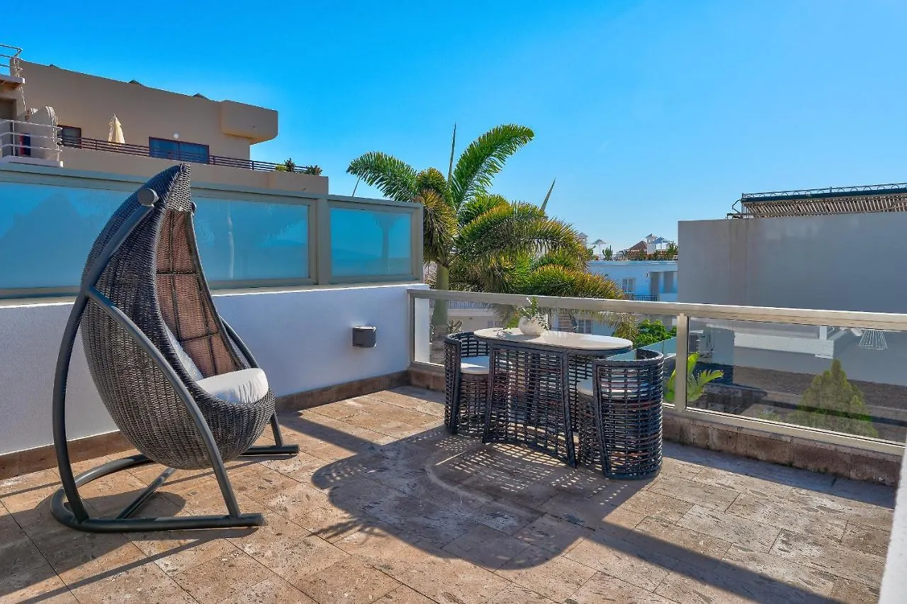 El Duque Private Lux Villa 아데제