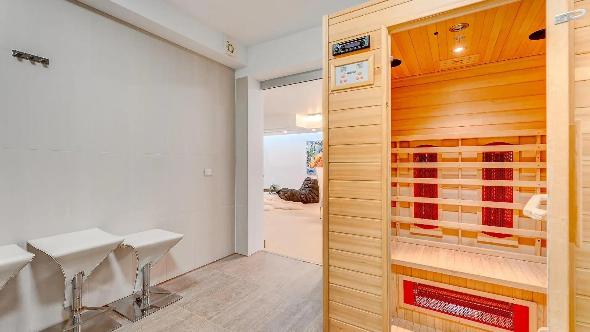 El Duque Private Lux Villa 아데제