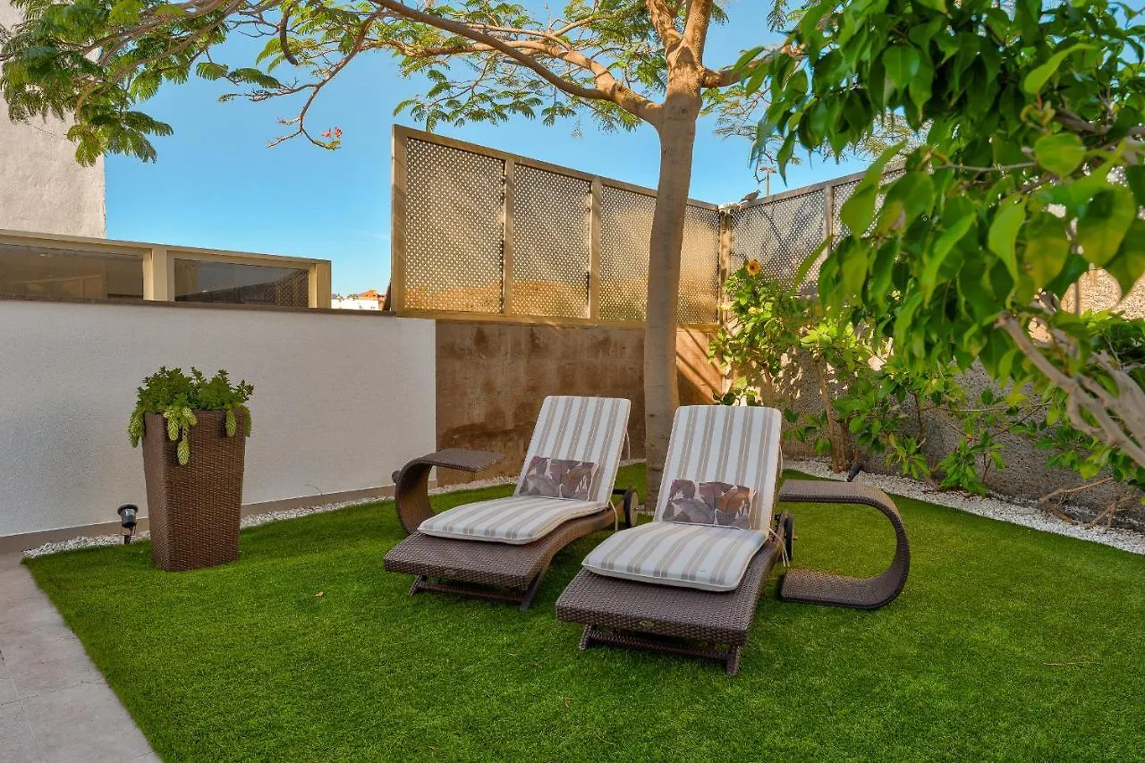 El Duque Private Lux Villa 아데제